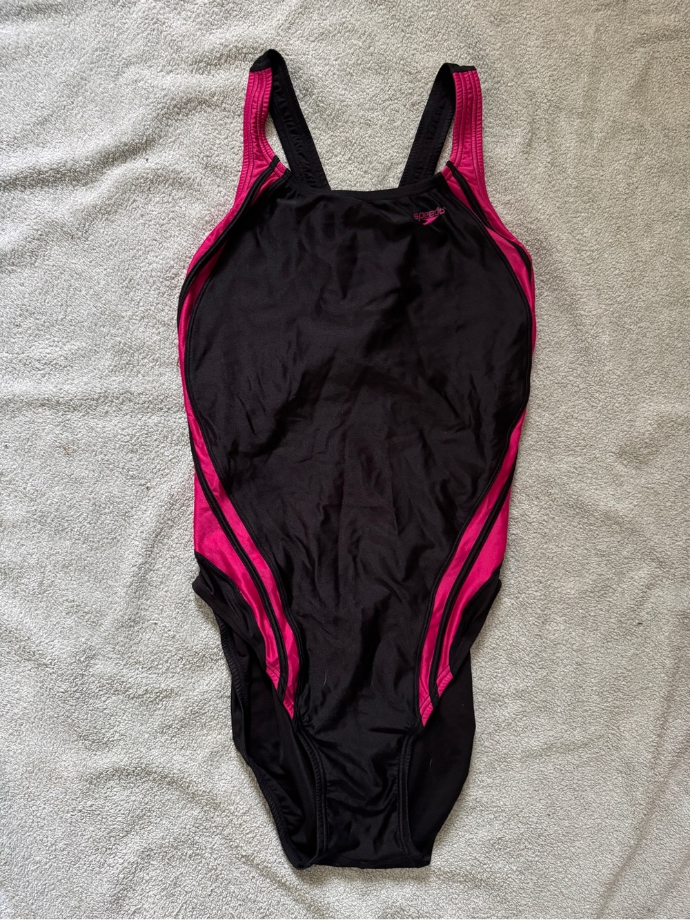 Speedo Quantum Splice. Black and Hot Pink Women’s One-Piece Swimsuit